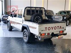 تويوتا لاند كروزر 70 بيك اب